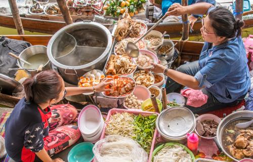 Damnoen Saduak Floating Market