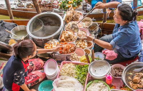 Damnoen Saduak Floating Market